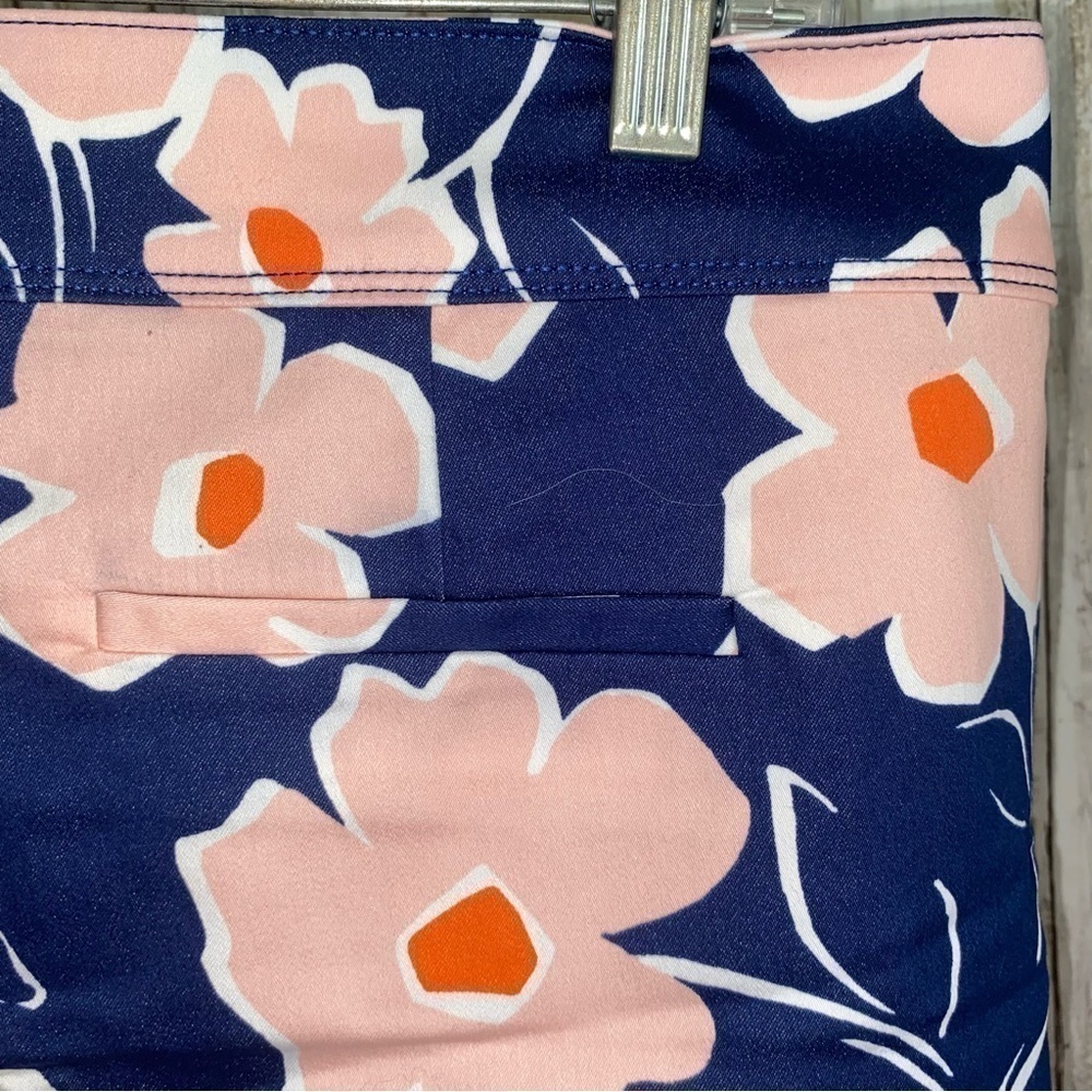 Isaac Mizrahi Navy Floral Scalloped Shorts - Picture 7 of 7